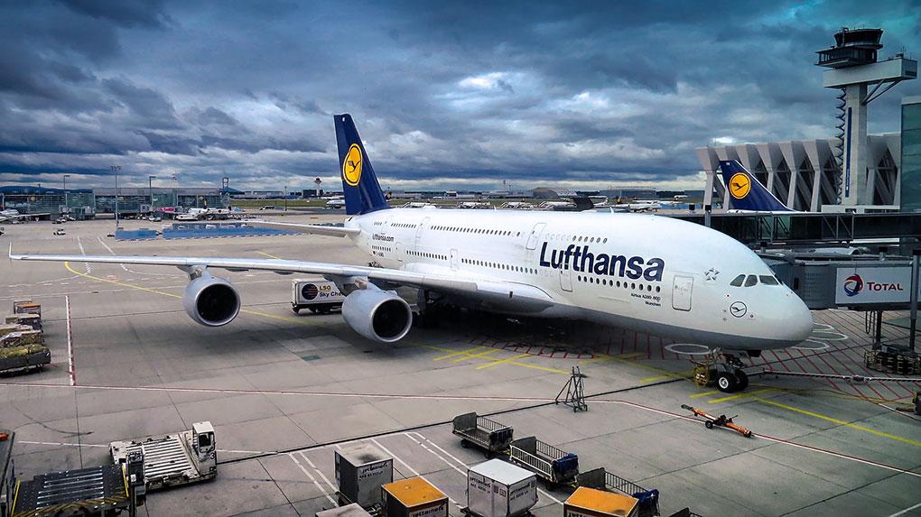Flughafen Flugzeug der Lufthansa Airline