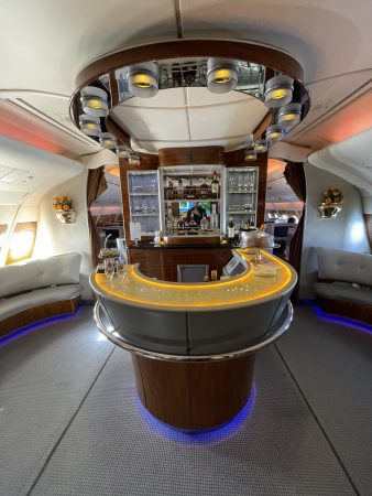 Emirates Business-Class Flug Skybar